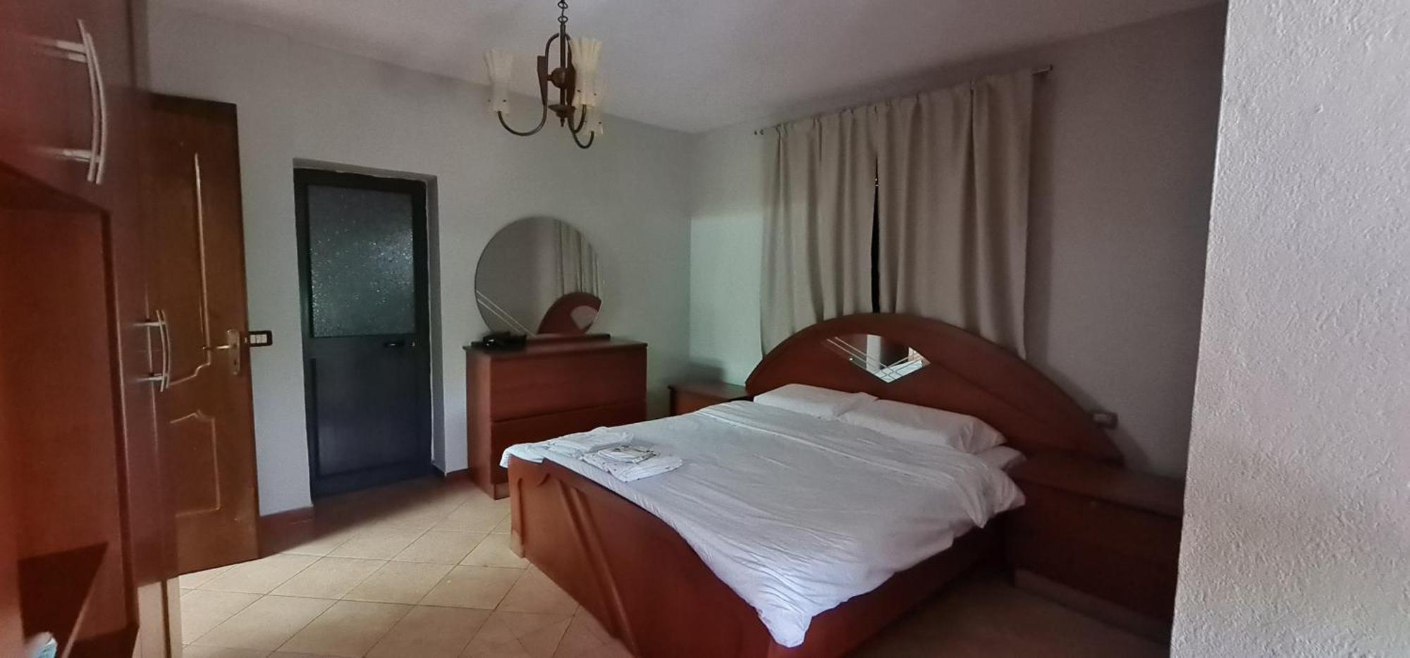 Calmly, Spacious Apartment Next To Usa Embassy Tirana Szoba fotó